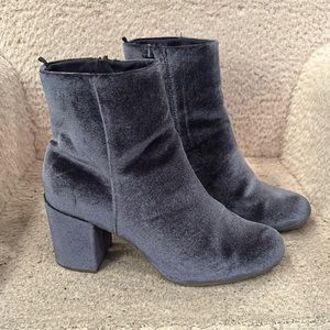 Blue velvet midi boots